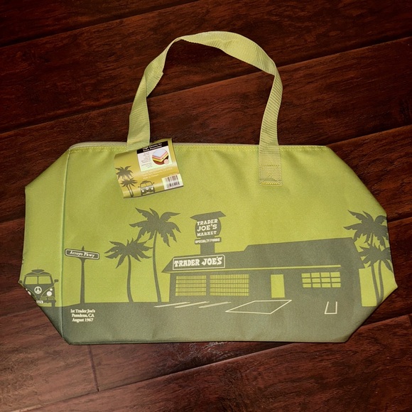 Trader Joe'S Handbags - Large Green Trader Joe’s Insulated Bag